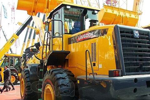 Фронтальный погрузчик XCMG LW600K